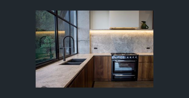 Architectural Family Home in Currumbin Valley Estate with Pool & Garden Maintenance Included - Photo 1