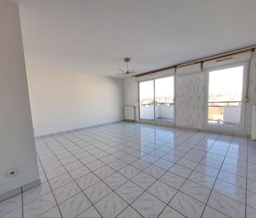 Location Appartement 3 pièces 72m² - Photo 3