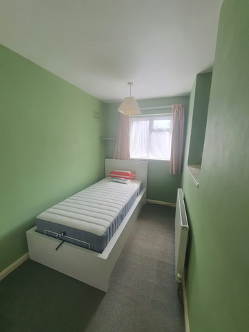 1 bedroom in a house share to rent - Photo 4