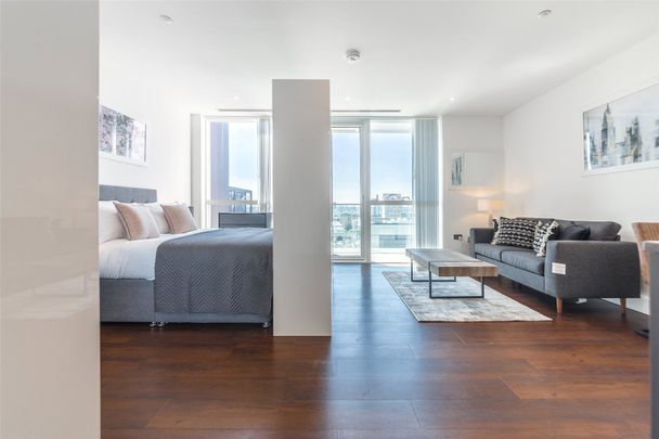 Harbour Way, London, E14 - Photo 1