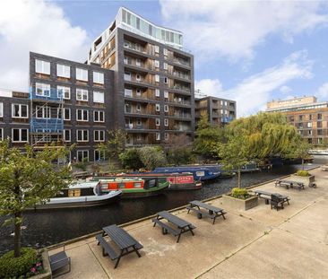 A loft apartment with private terrace forming part of a former prin... - Photo 2