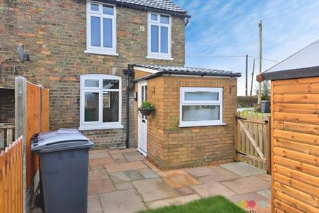 Wood Cottages - Photo 2