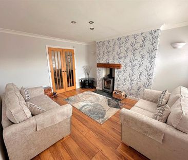 2 bedroom semi-detached house to rent - Photo 4