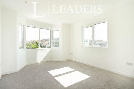 3 bedroom flat to rent - Photo 5