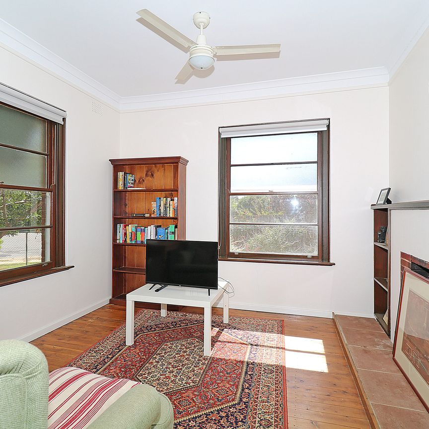 35 Bluett Cresent, Turvey Park NSW 2650 - Photo 1