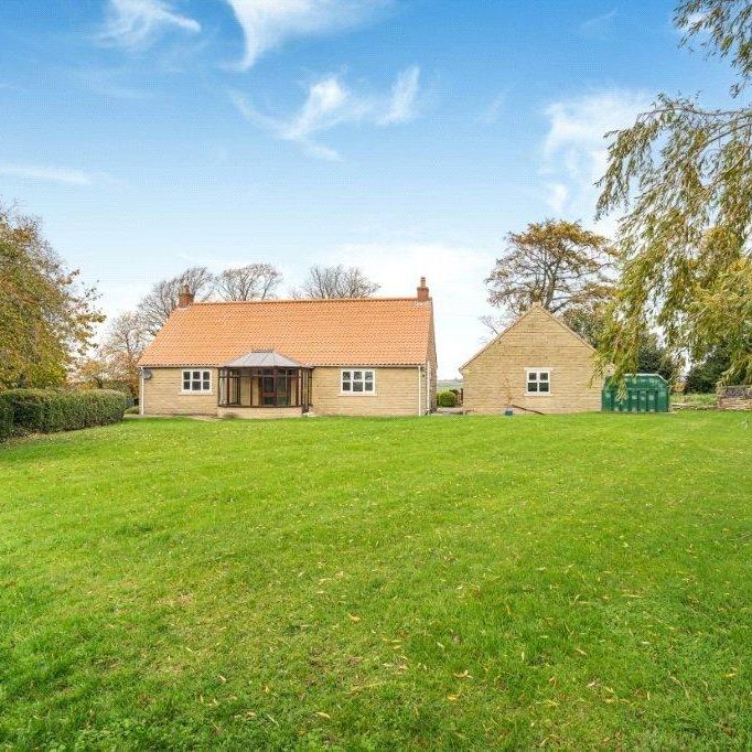 3 bedroom bungalow to rent - Photo 1