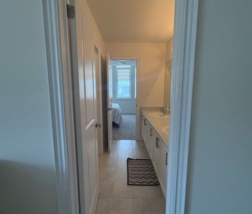 For Lease - 1644 Corsal Court, Innisfil, Ontario - Photo 5