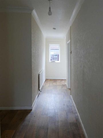 3 bedroom detached bungalow to rent - Photo 3