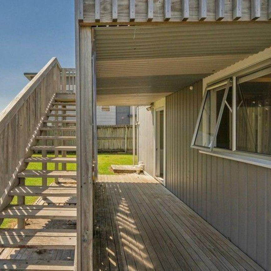 Short walk to School - Photo 1