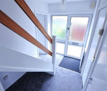 Pembroke Drive, Westlands, Newcastle, ST5 - Photo 4