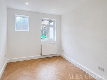 3 bedroom flat to rent - Photo 4