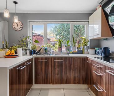 3 bedroom end of terrace house to rent - Photo 6