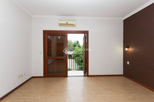 Sobrado com 3 quartos e 300m² para alugar em Nossa Senhora das Graças, Canoas. - Photo 1