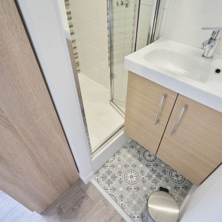 LIBERTE G Roommate 4 Bedrooms at Lille - Photo 4