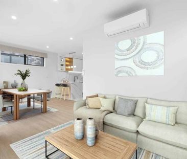 Stylish 3 Bed 2 Bath in Farm Cove - Photo 5