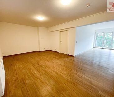 Moderne 3-Raum-Wohnung mit Balkon und Einbauküche in Aue - Foto 1