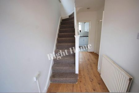 3 bedroom semi-detached house to rent - Photo 5