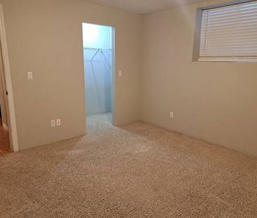 $1,950 / 2br - 1172ft2 - Spacious 2 bdrm bsmt suite available - Photo 4