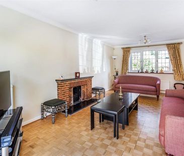 Court Green Heights, Woking - 5 bedrooms Property for lettings - Se... - Photo 6