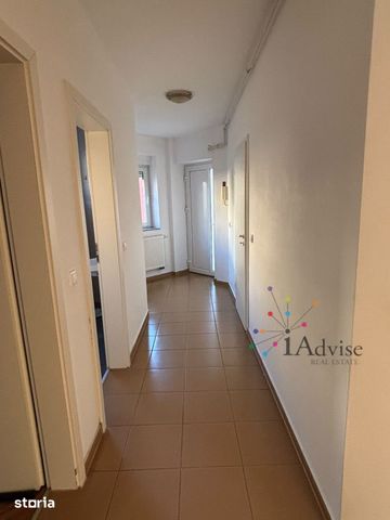 Inchiriere apartament 3 camere - Fotografie 2