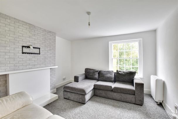 2 Bed Flat - Conversion - Photo 1