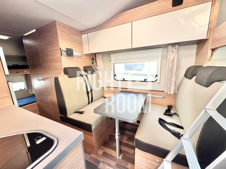 Luxury Motorhome, Cummings Hall Lane, Noak Hill, Romford - Photo 3