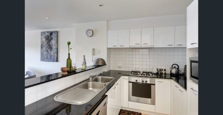 Two Bedrooms Two Bathrooms Two Secure Car Parks - Photo 3