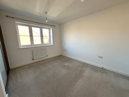 4 bedroom detached house to rent - Photo 5