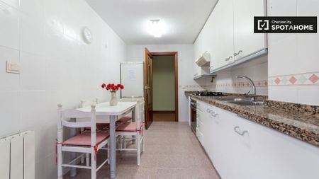 valencia, Valencian Community 46022 - Photo 4