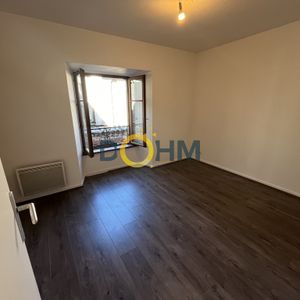 À Saint-Bonnet-Le-Château, appartement en location - Photo 2