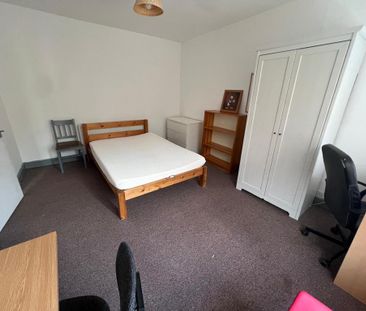 6 bedroom end of terrace house to rent - Photo 6