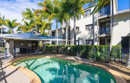 Stunning 4-Bedroom Family Home in Nerang - Photo 4