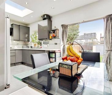 4 bedroom semi-detached house to rent - Photo 5