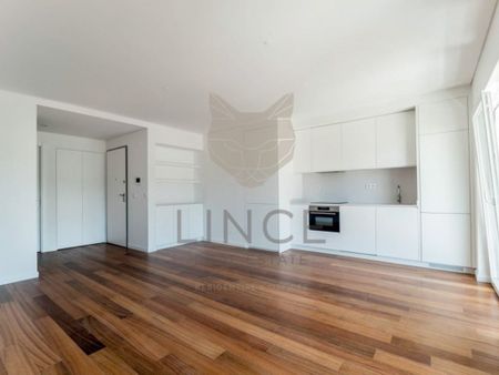 2 room luxury Flat for rent in Lisbon - Photo 3