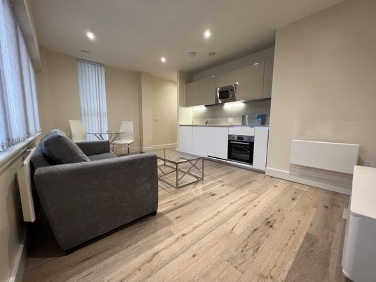 4 Mondial Way, Greater London, UB3 - Photo 1