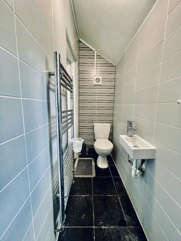 Room in a Shared House, Norbury Crescent, SW16 - Photo 2