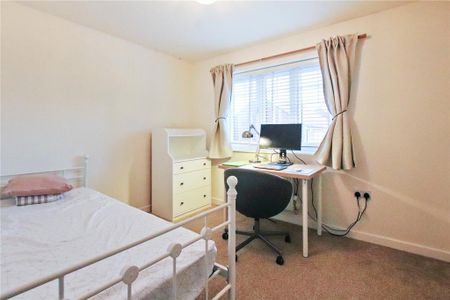 2 bedroom semi-detached house to rent - Photo 4