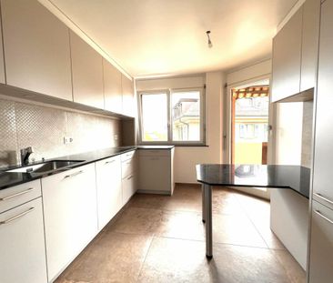 Bel appartement spacieux et rénové de 3.5 pièces, à 2 pas du CHUV - Photo 2