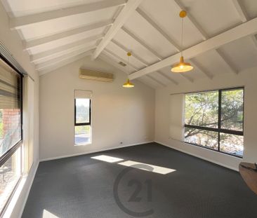 Home on the Hill&excl; - Photo 3