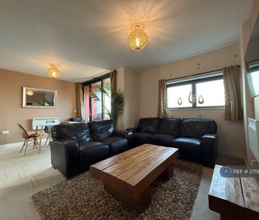 2 bedroom flat to rent - Photo 2