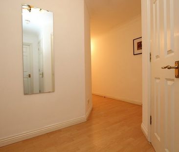Room in a Shared Flat, Lamb Court, E14 - Photo 1
