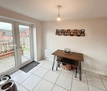 3 bedroom detached house to rent - Photo 3