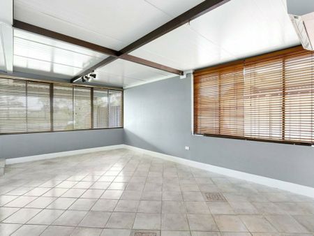 22 Jason Avenue, South Penrith NSW - Photo 2