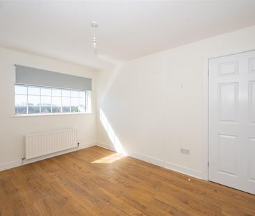 3 Bedroom Semi-Detached House for Rent - Photo 1