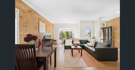 Fully furnished 3-bedroom townhouse - Photo 5