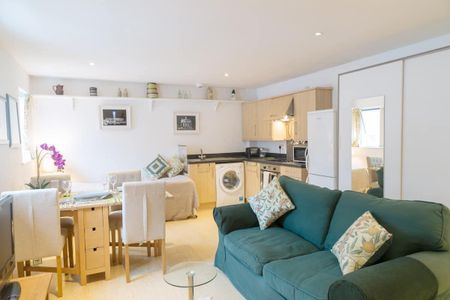 Studio Apartment – Medium Let - Photo 3