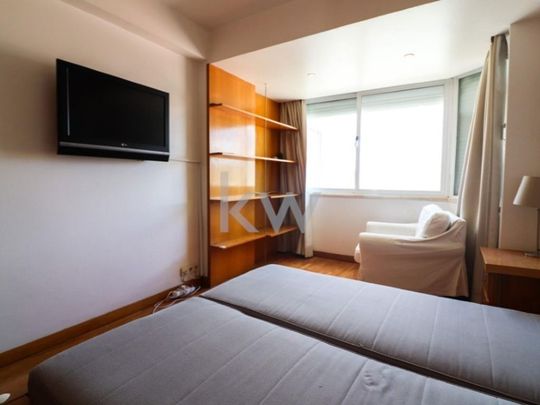 4 room luxury Flat for rent in Almada, Distrito de Setúbal - Photo 1