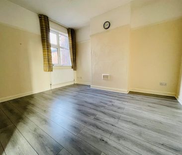 1 Bed Flat - Photo 1