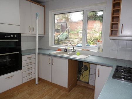 Royal Oak Avenue, BB1 - Photo 3