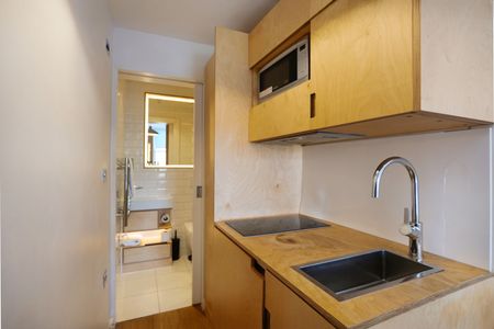 BILLS INCLUDED - An elegant and modern studio flat in Philbeach Gardens, London SW5 - Photo 4